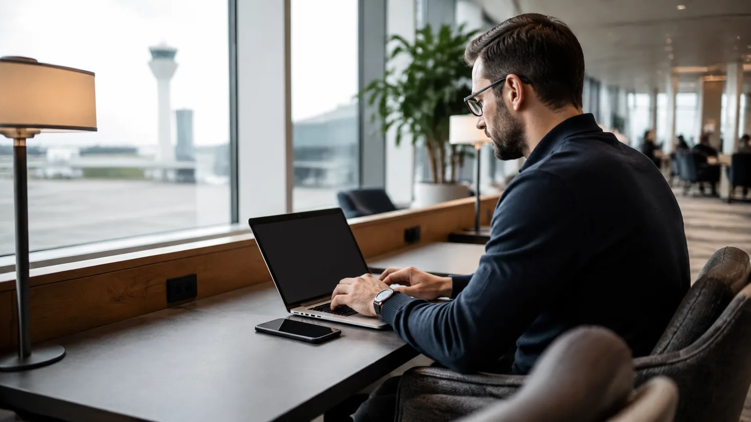 Beeld bij Online bankieren en beleggen op reis: wanneer helpt een VPN?